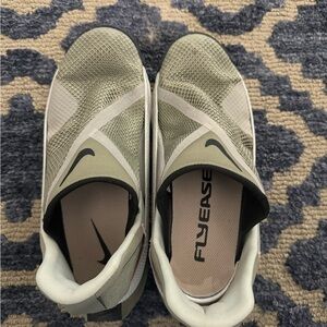 Nike Fly Ease shoes size 5.5